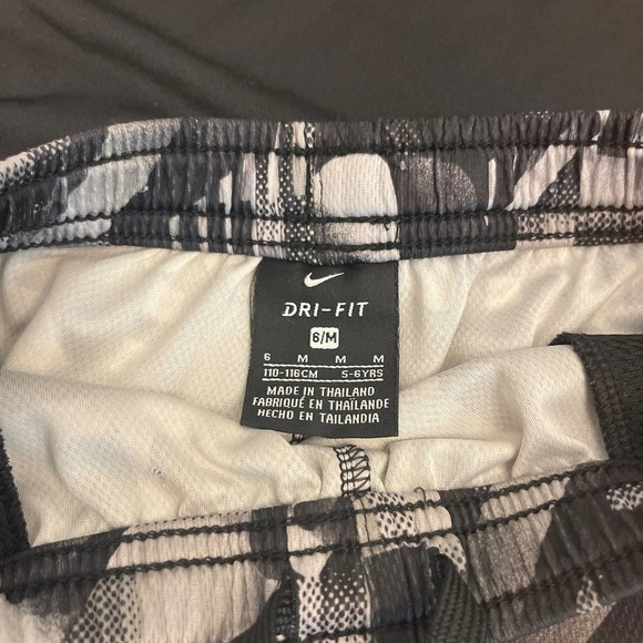 Nike Dri-Fit Outfit Boys Sz M (6) slightly used - Picture 6 of 9